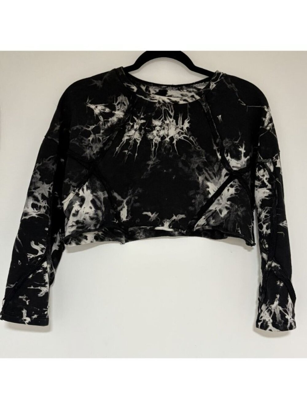 Storia Women’s Black White Tie Dyed Cropped Seamed Sweatshirt Size Small